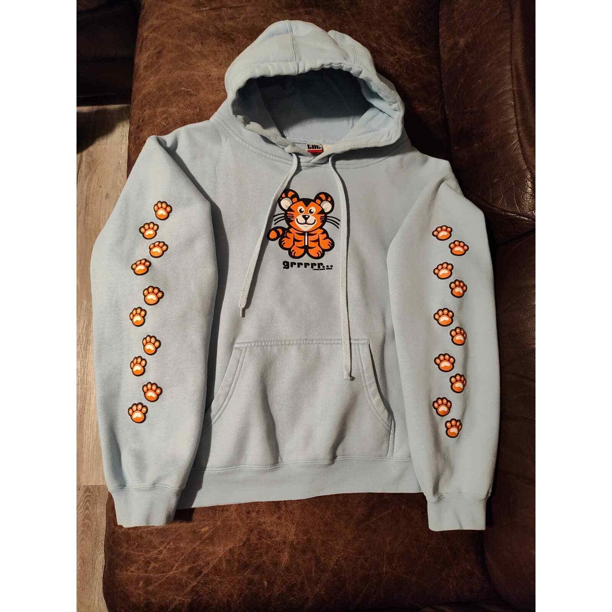 Vintage Tilt Y2K Light Blue PacSun Tiger Paw print skater