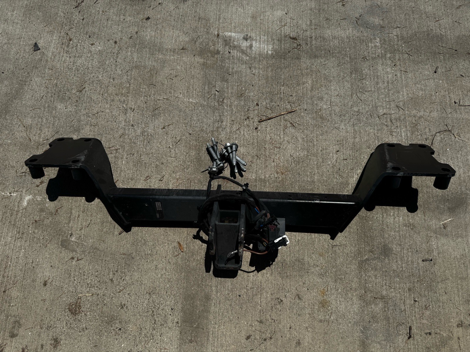 20 OEM Lamborghini Urus Rear Trailer Tow Hitch Assembly 4ML803881A