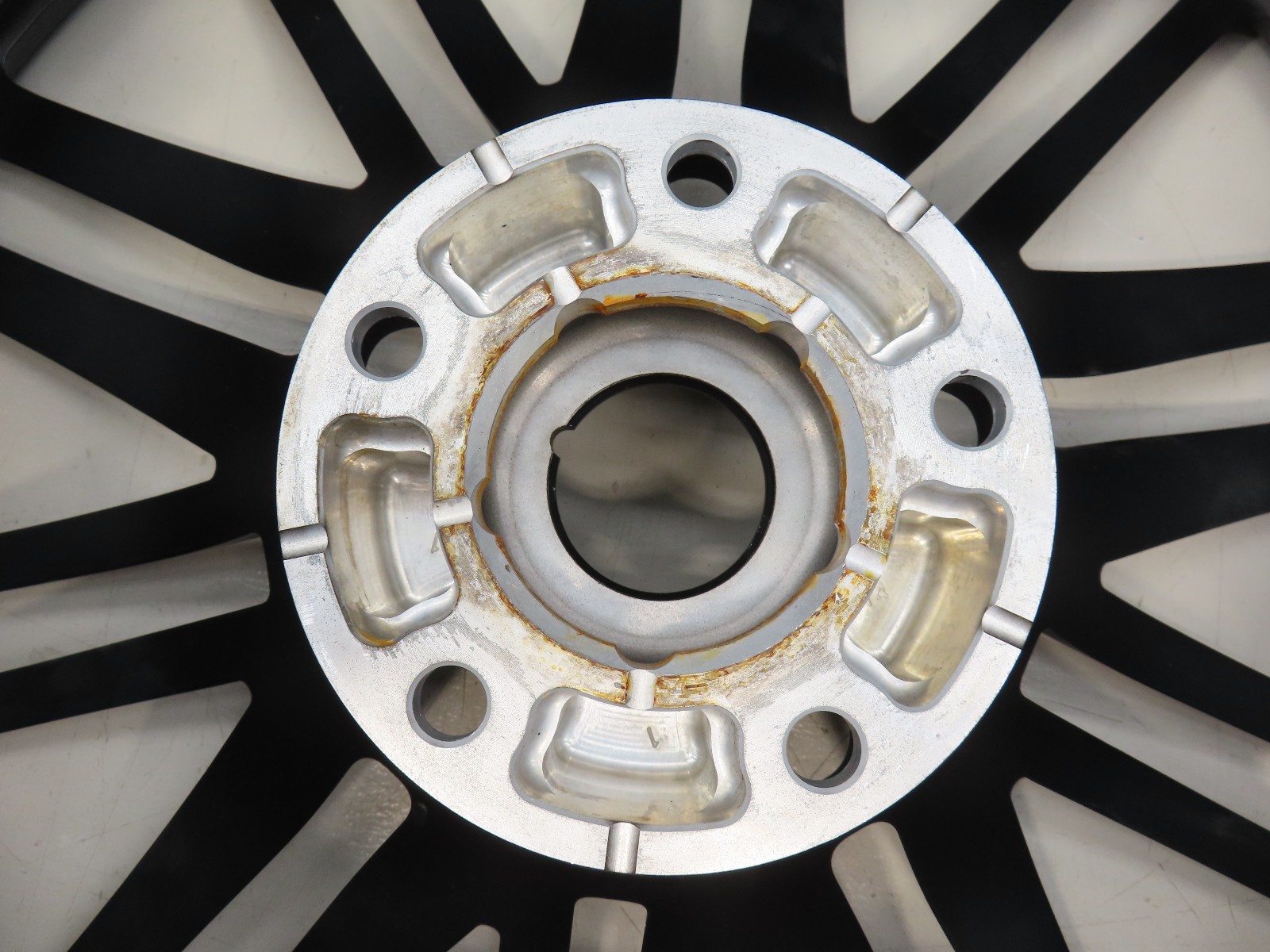 2024-2026 ASTON MARTIN DB12 REAR FACTORY RIM 21X11.5J
