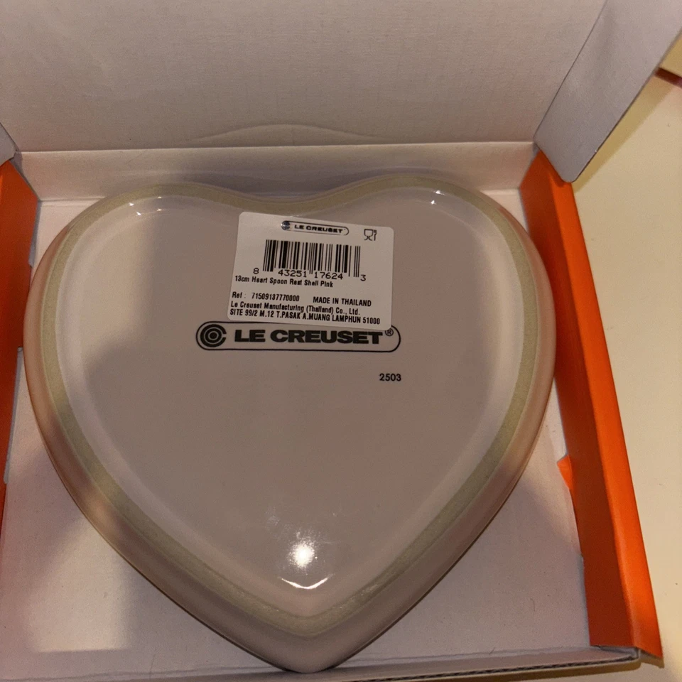 Poggiacucchiaio a forma di cuore Le Creuset - Rosa conchiglia (NUOVO con scatola) - Immagine 4 di 4