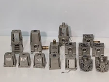 Lot of SMC pneumatic solenoid valves covers: NVS3135-0409D, VS3135-043N-T, more