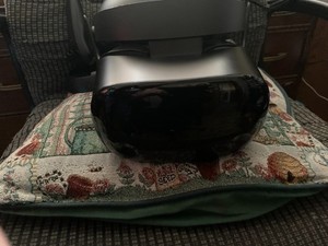 SAMSUNG HMD ODYSSEY PLUS WINDOW REALITY HEADSET WITH CONTROLLERS XE800ZBA T7-A17