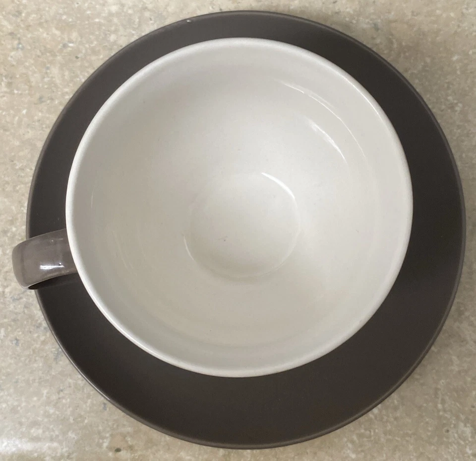 Taza Ritzenhoff & Breker SUOMI (3,5”D X 3”H) y platillo (6”D X 1”H) porcelana gris Foto 2 de 4