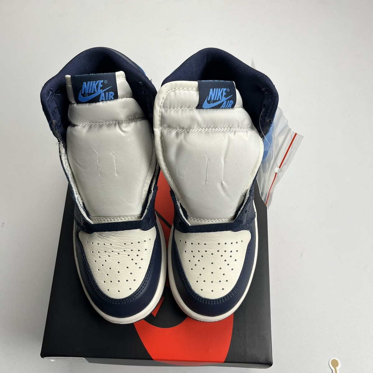 NEW Nike Air Jordan 1 Retro High (GS) Obsidian UNC 575441 