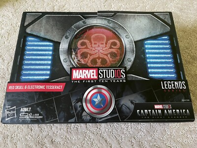 Marvel Legends Red Skull & Electronic Tesseract Deluxe Figure - SDCC 2018