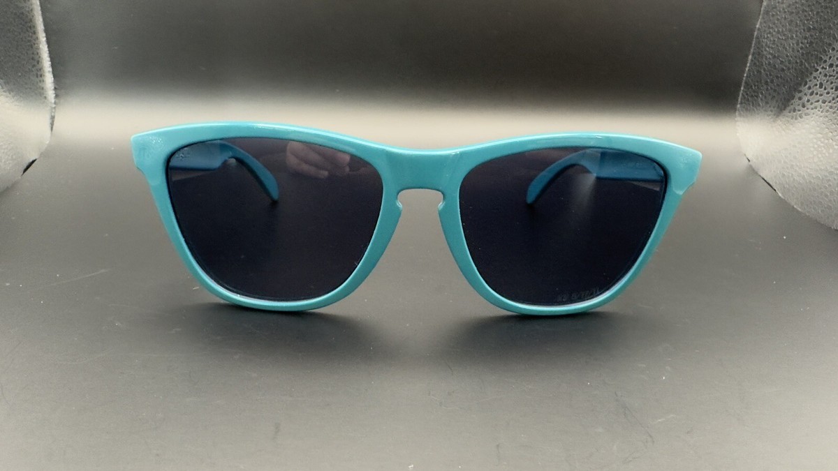 Oakley Frogskin Turquoise w/ Black Iridium Lenses Kate Voegele