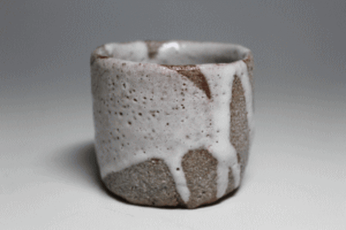 Cerámica japonesa guinomi guinomi blanco esmaltado con caja firmada por Kenji Takenaka - Imagen 3 de 8
