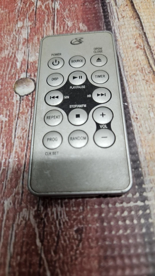 GPX KC232S CD Player MP3 Under Cabinet AM/FM Kitchen Radio 3.5mm LCD With Remote - Image 2 of 4