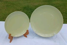 IKEA SWEDEN FARGRIK Set of 2 Plates  Green 12011 1 Dinner Plate 1 Salad Plate
