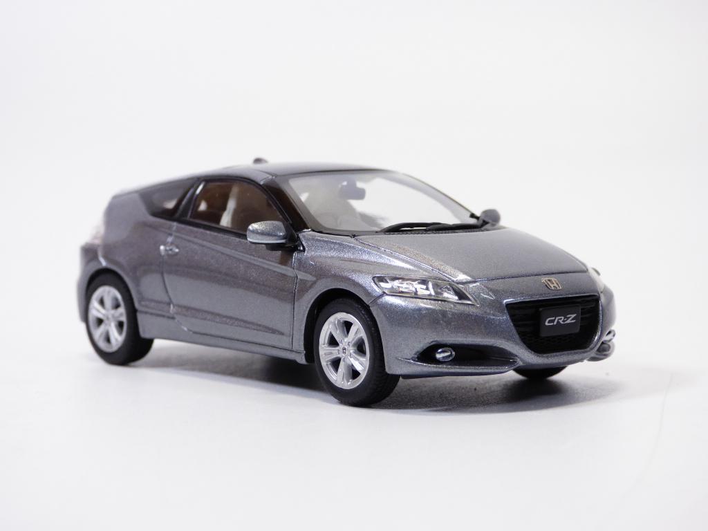 EBBRO Honda CR-Z ミニカー 2台セット 1/43 ホンダ Amazon | エブロ 1/43 Honda CR-Z LEGEND CUP 2011 SET C 完成品