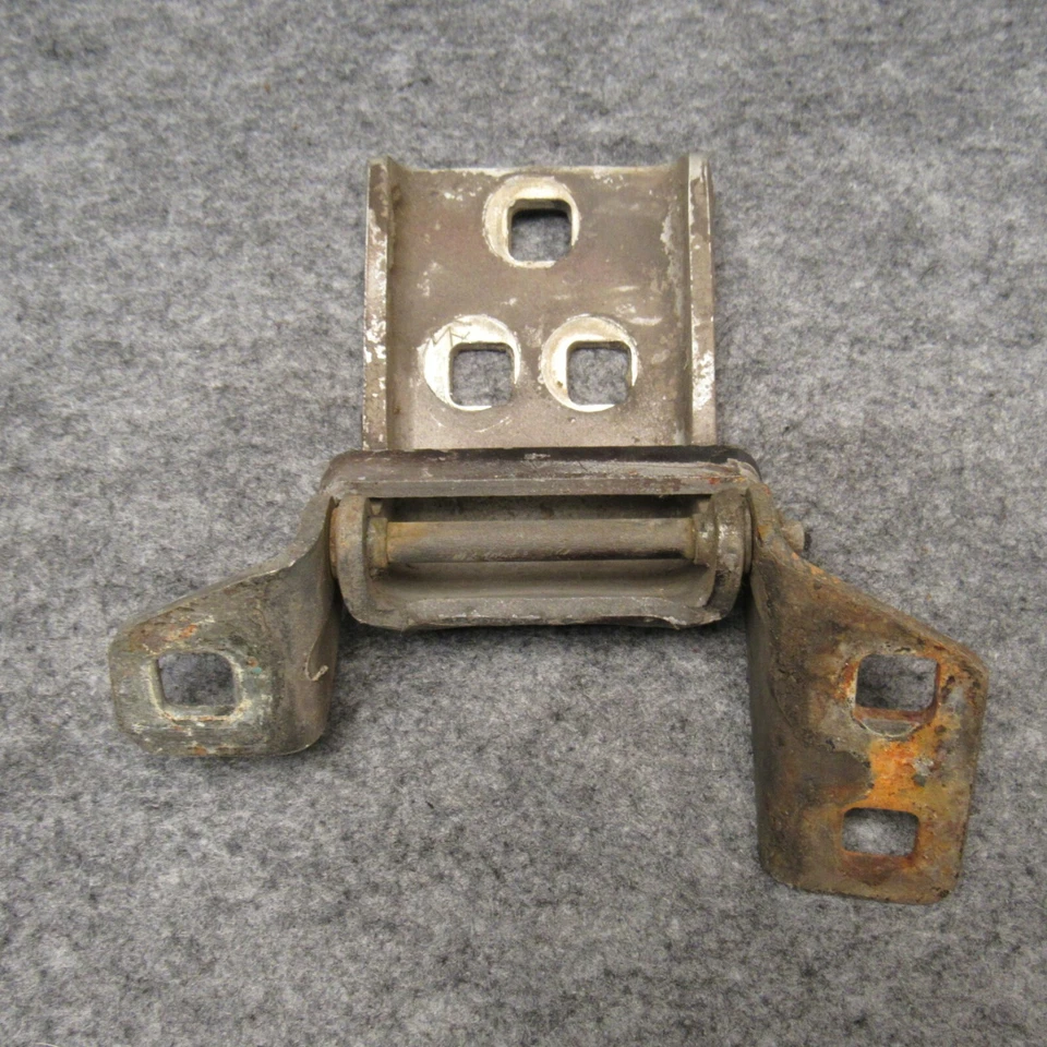 Chevrolet Chevy K5 Blazer 1975-1986 bisagra de puerta inferior derecha pasajeros negro OEM L31 Foto 2 de 2