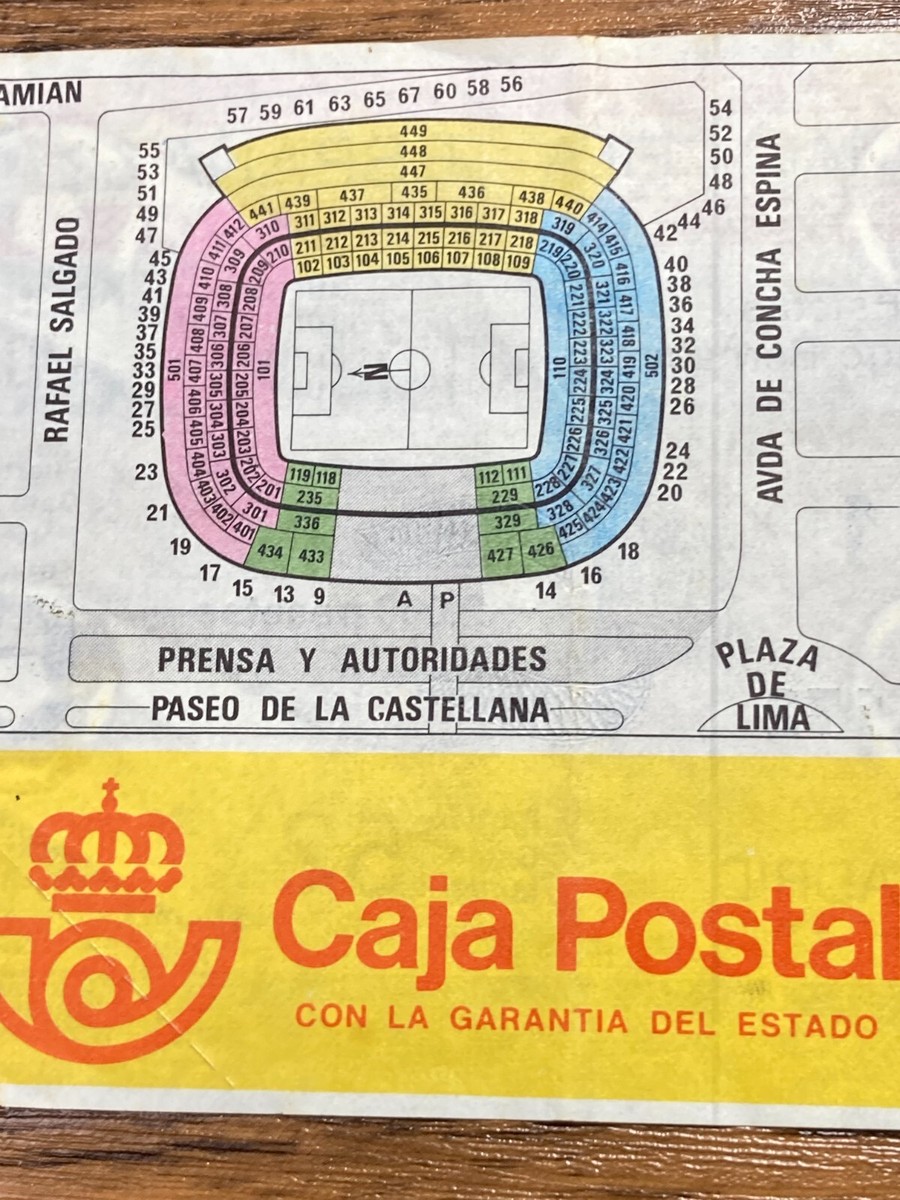 1982年スペイン・ワールドカップ決勝チケットと新聞付き FIFA World Cup 1982 Spain Ticket Stub - Match #52 Final