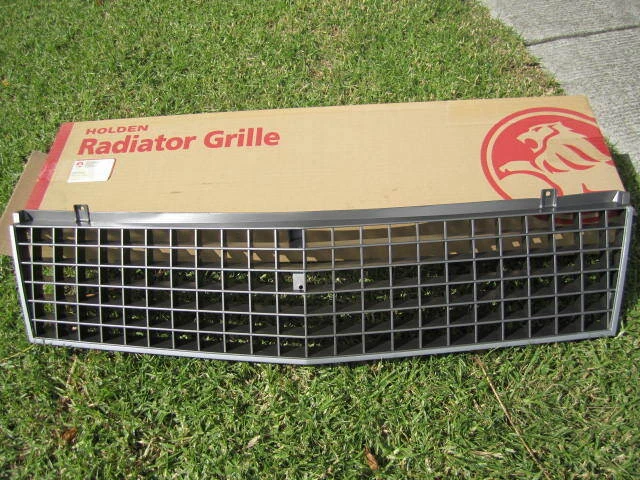 COMMODORE VC GRILL GRILLE COMMODORE NOS GM