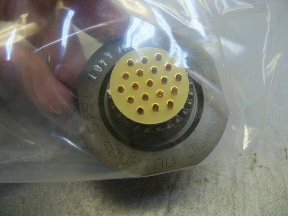 Souriau D38999/24WD19SN Circular MIL Spec Connector 19P Size 15 Lot of 2 - Image 4 of 4