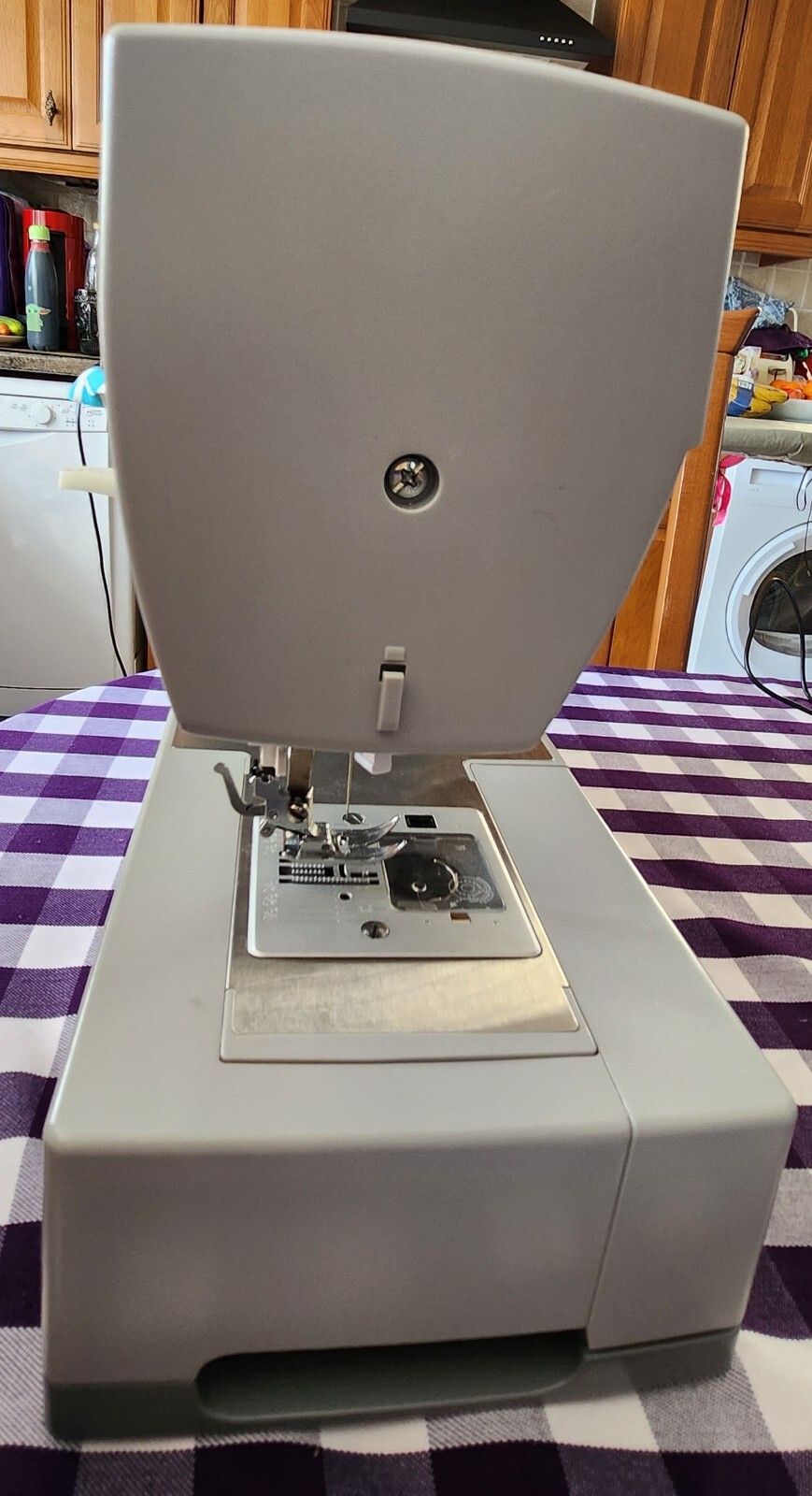 Singer Heavy Duty 4423 Sewing Machine Used Condition See