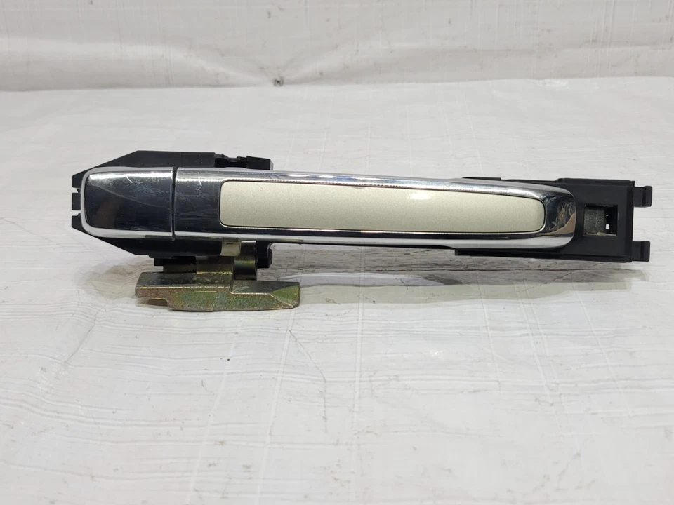 Manija de puerta exterior pasajero derecho Infiniti M35 2006-2010 OEM 80610-EG010 Foto 2 de 4