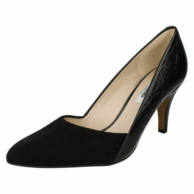 clarks mid heel shoes