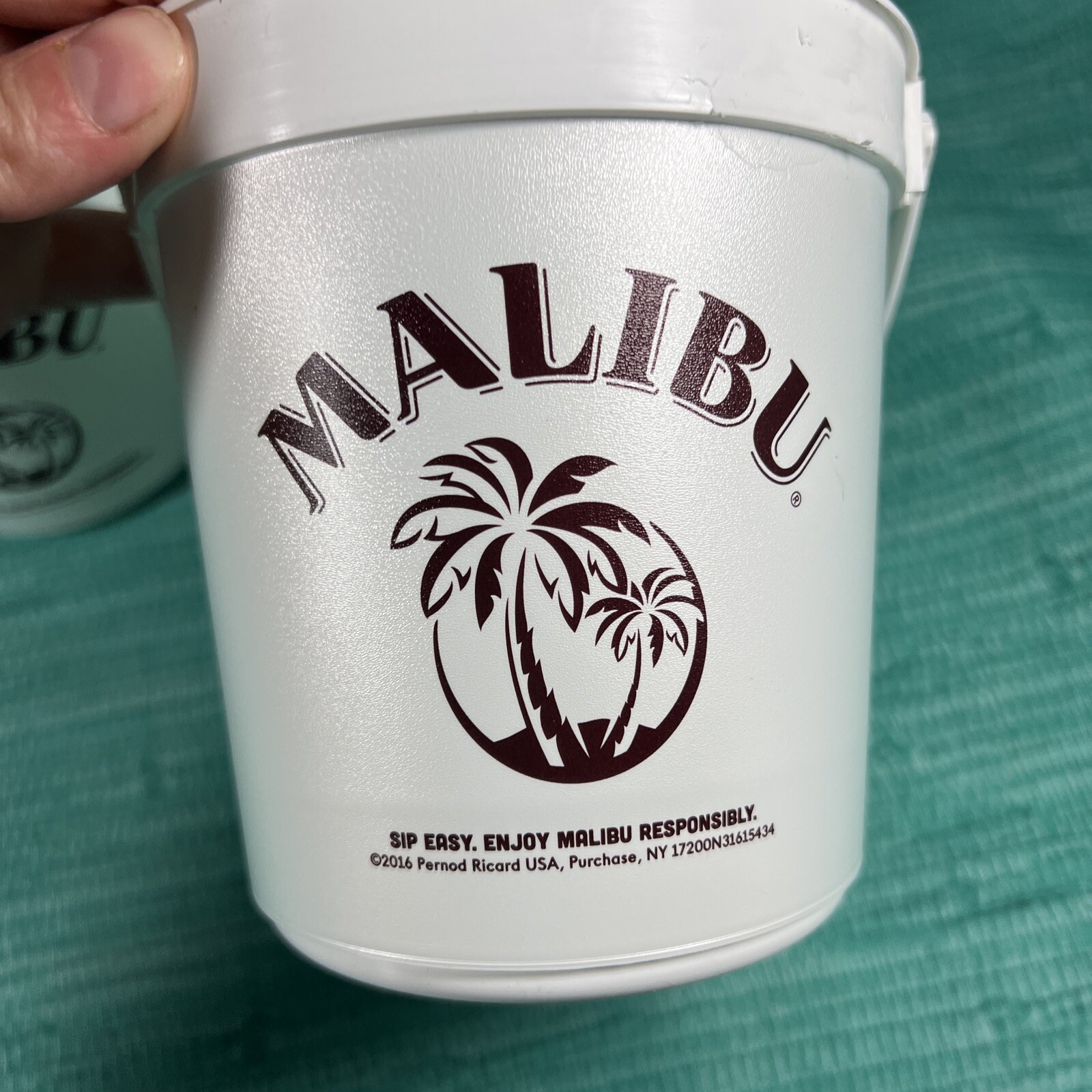 Lot Of 5 White Malibu Rum Buckets Plastic reusable New 5” Tall 4.5