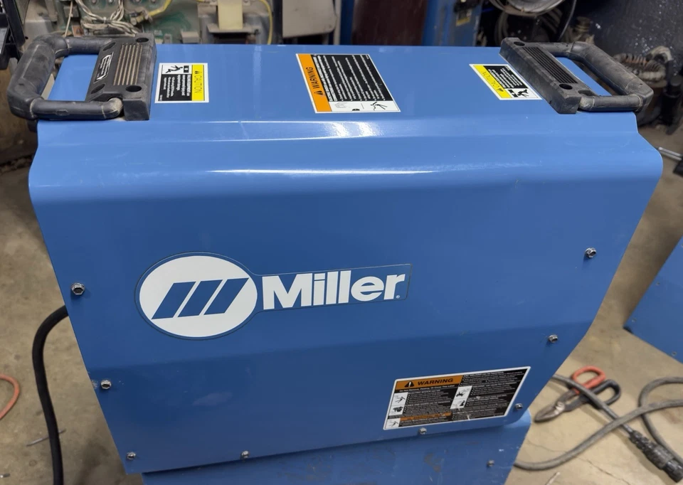 Miller XMT 350 CC/CV reacondicionado. Foto 3 de 3