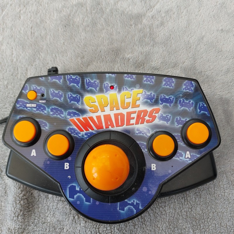 Retro Space Invaders 5-in-1 TV Arcade Game Console Radica Joystick Retro Gaming