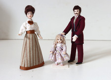 1/24th scale doll house dolls 'Man,Woman & Child'