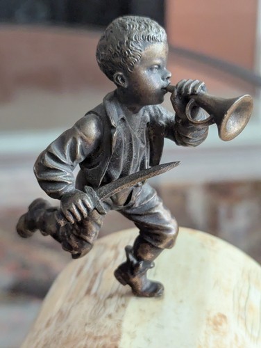 Vtg Bugle Boy Sculpture Bronze & Bovine Base Musician Soldier Art Militia Statue - Picture 20 of 21