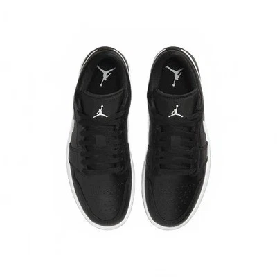 [DV0990-001] Mujer Jordan 1 Bajo Negro Blanco 2022 Foto 2 de 4
