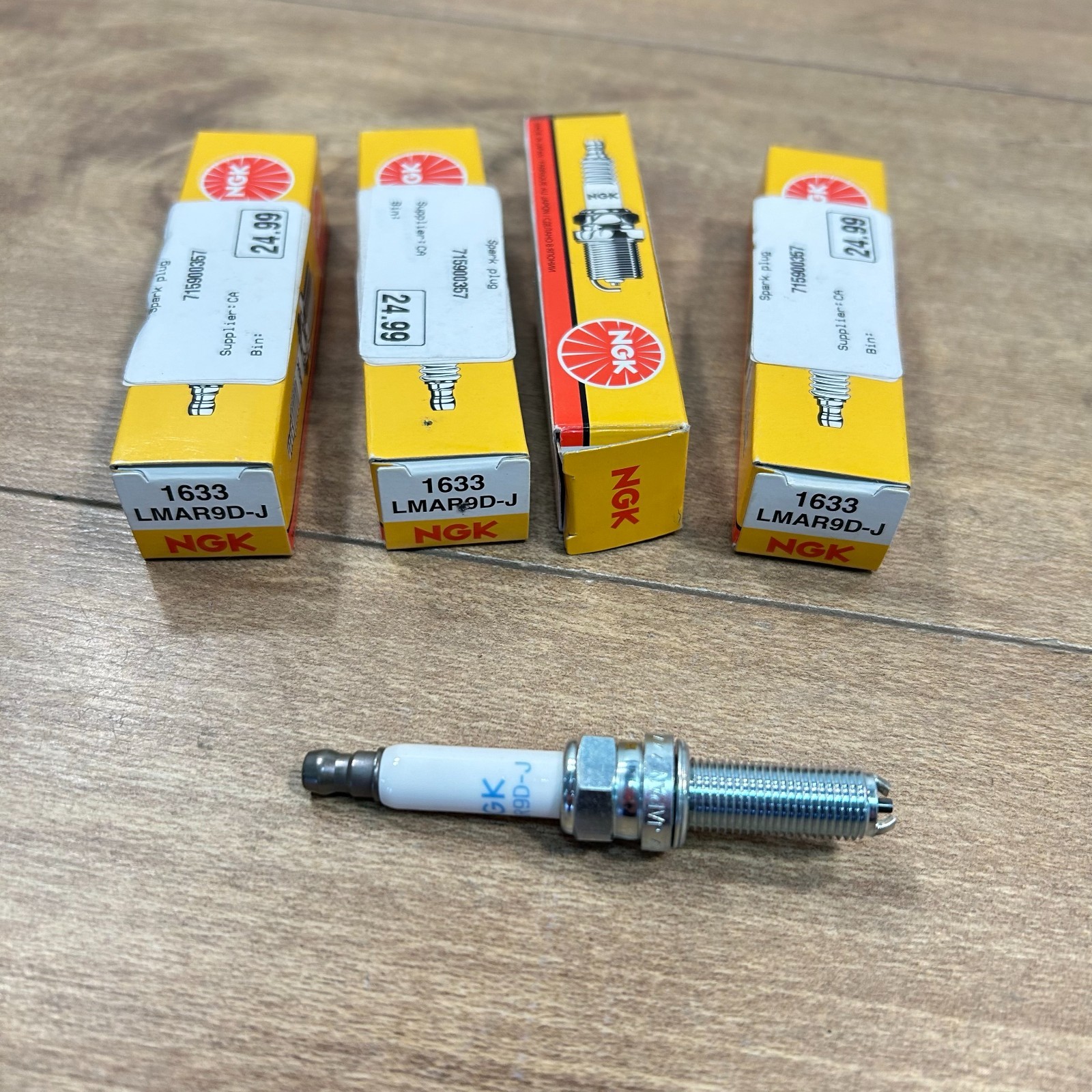 NGK SPARK PLUGS / 4 PACK / 1633 LMAR9D-J