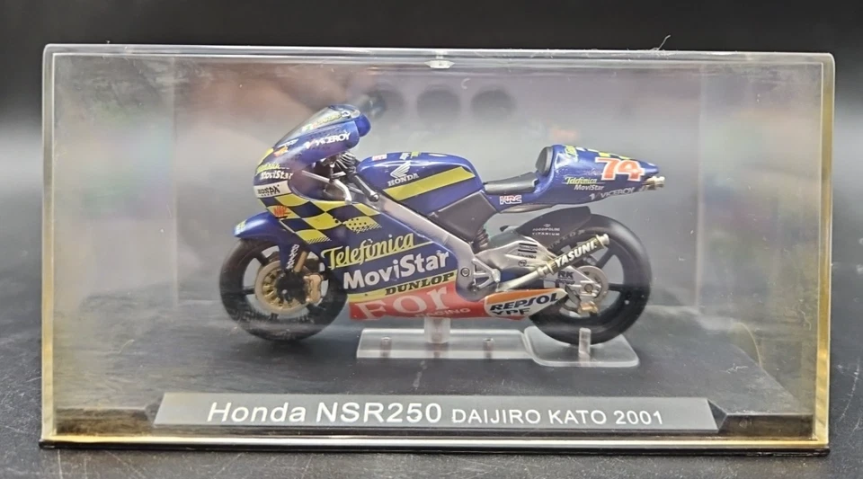 1:24 Scale 2001 Daijiro Kato Honda NSR250 Motorbike deagotini - Image 1 of 4