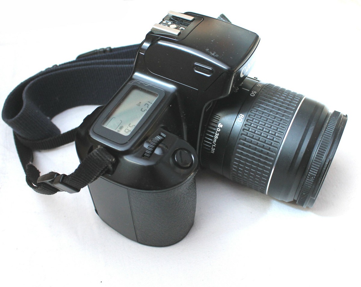 CANON EOS 1000F SLR 35mm Film Camera 28-80mm AF Canon Lens, in