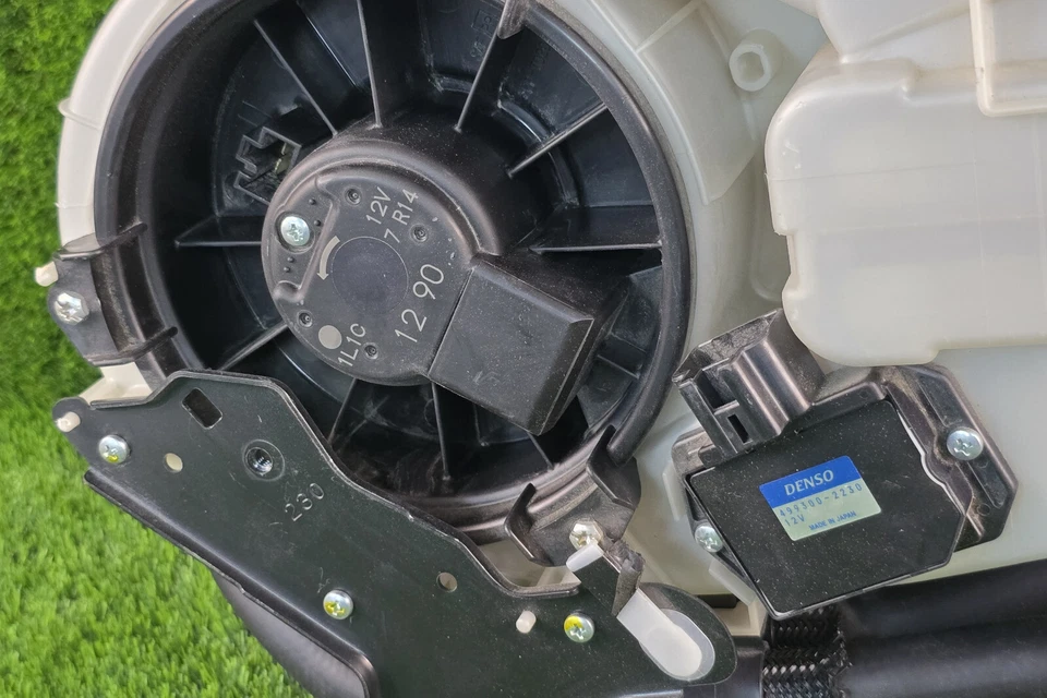 2010-2020 LEXUS GX460 REAR AC EVAPORATOR HVAC 87030-60060 OEM Used - Image 2 of 4