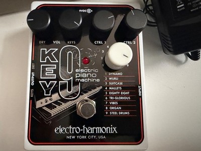 Electro Harmonix KEY9 Electric Piano Machine. Keyboardsounds mit Gitarre.