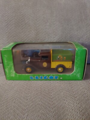ELIGOR FORD V8 PICK-UP BACHE 1933 GUINNESS BEER TRUCK #1066 IN BOX w/book