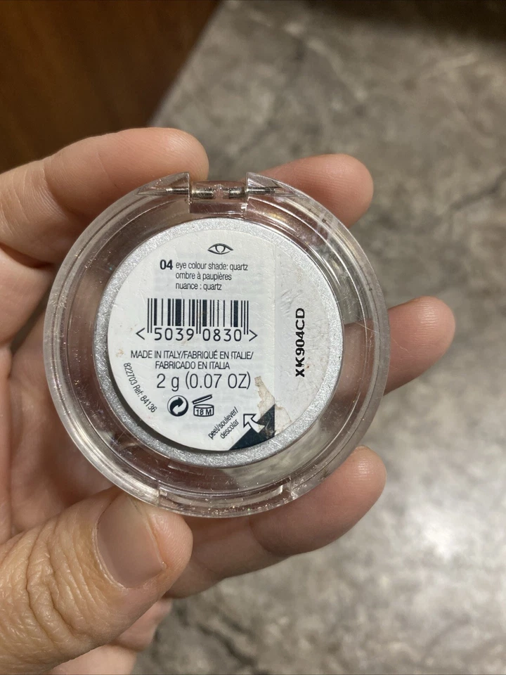 The Body Shop Baked to Last Eye Color Eyeshadow Duo, 04 Quartz New - Image 2 of 3