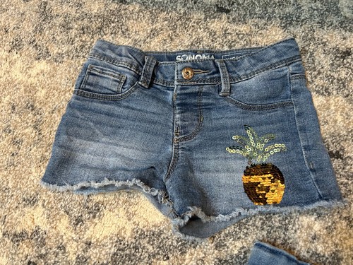 Girls size 6 shorts - Picture 2 of 9