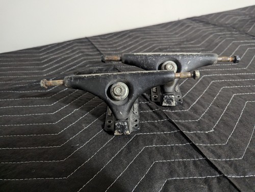 Gullwing Charger Longboard Skateboard Neil Carver Trucks  50-degree