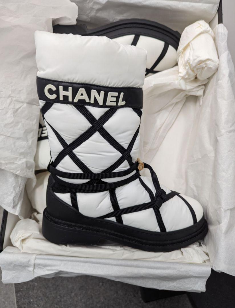 Limited price reduction Chanel winter sports boots size 37 Limited price reduction Chanel winter sports boots size 37