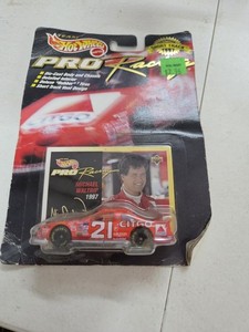 Hot Wheels Pro Racing 1997 1:64 Michael Waltrip #21 CITGO Ford Thunderbird