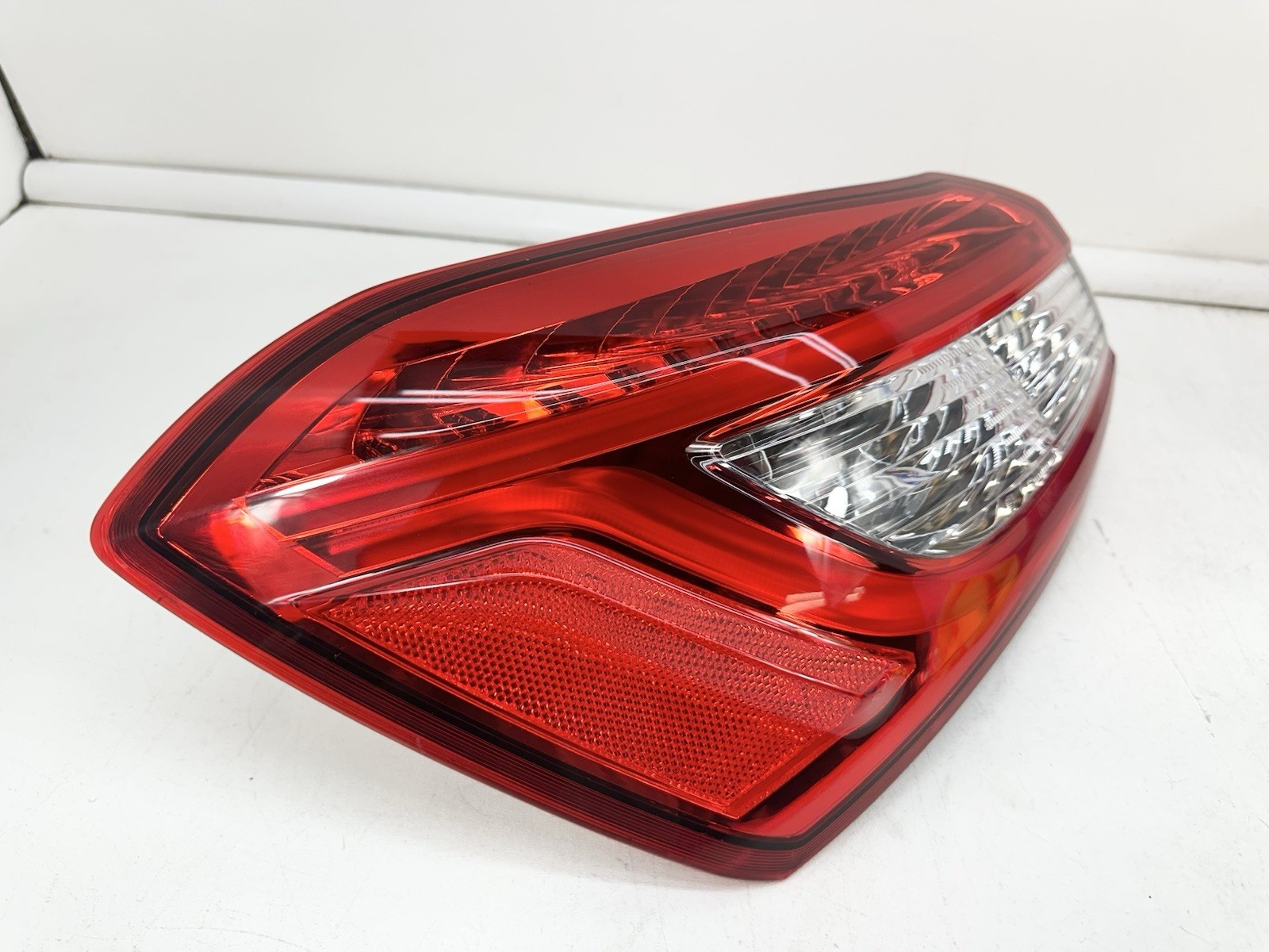 2014 2015 2016 2017 Maserati Ghibli Left Driver LH Side LED OEM Outer Tail Light