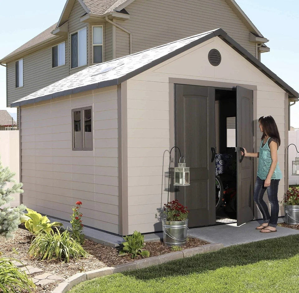 Cobertizo de almacenamiento exterior Lifetime 6415, 11 por 13,5 Foto 2 de 4