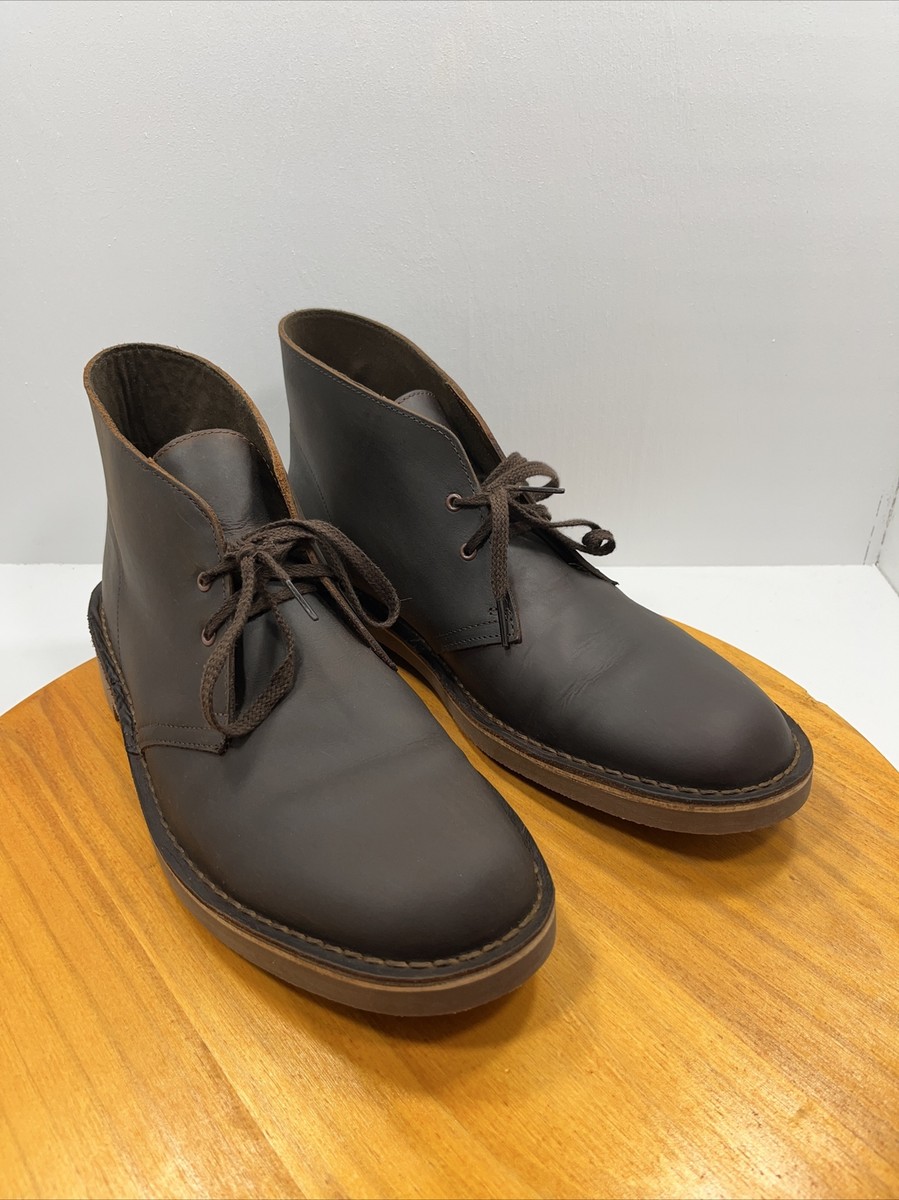 Clarks Collection Dark Brown Beeswax Chukka Boots Men display picture 2