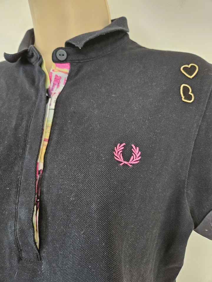FRED PERRY Amy Winehouse Foundation Embroidered Hearts Polo Top UK 14 T-Shirt - Image 4 of 4