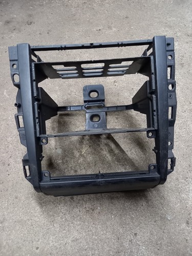 VW Golf 4 Golf IV Mittelkonsole Konsole Radioschacht Halter 1,4 1,6l 2,0l