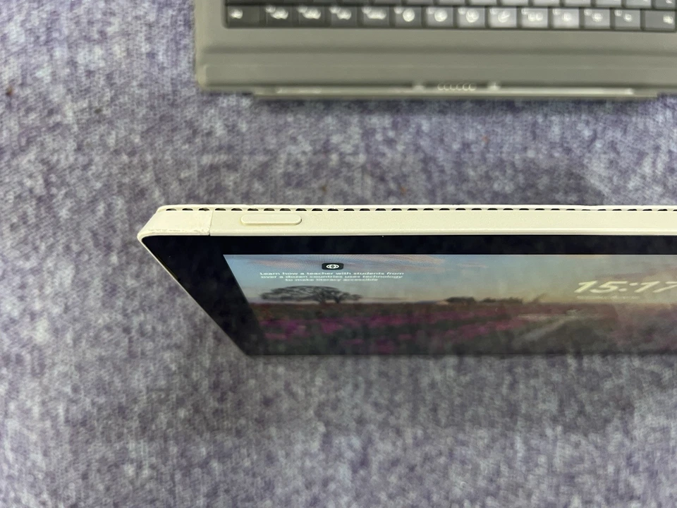 Microsoft Surface Pro 3 I5-4300U 1.90GHz, 4GB RAM, 128GB - Image 4 of 4