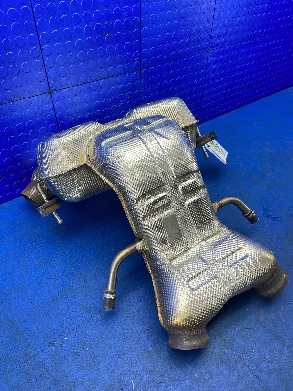 2016 2017 2018 2019 2020 2021 MCLAREN 570S OEM REAR EXHAUST MUFFLER PIPE