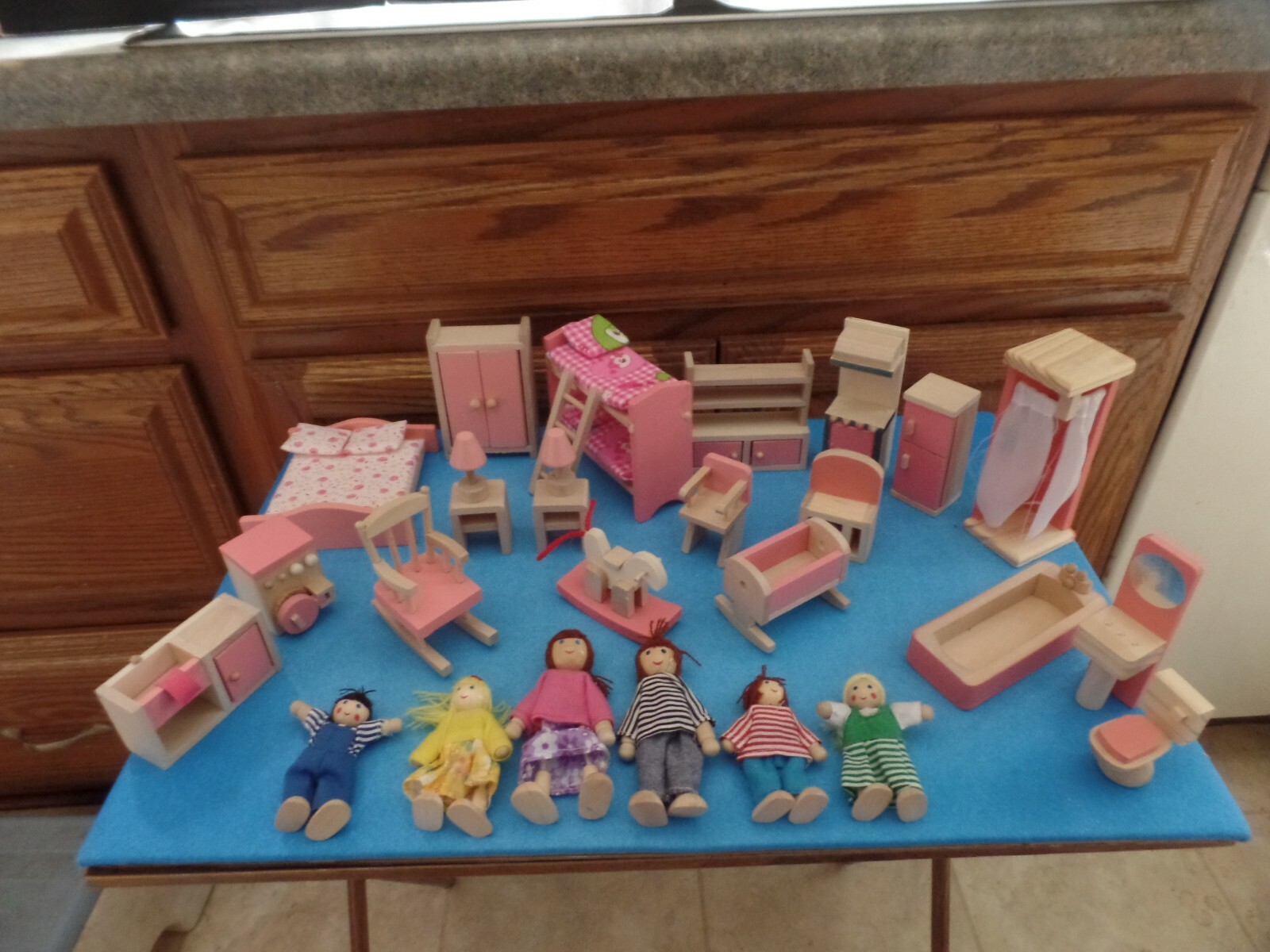 ryan's room dollhouse furniture scale