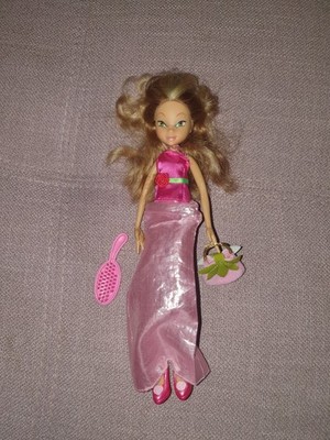 winx club puppe flora fee