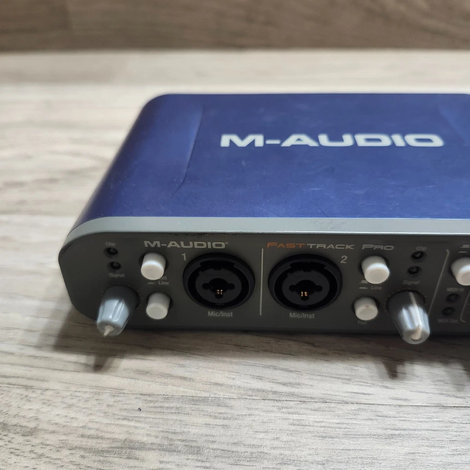 M-Audio Fast Track Pro USB Audio / Midi Interface Blau/Grau - Bild 2 von 4