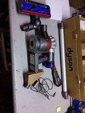 Dyson V7 Advanced Origin Cordless Vacuum   Silver   Used