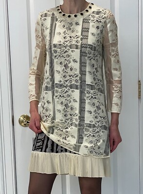 $621 Just Cavalli Medium white 3/4 sleeve Lace Easy Dress, Size 38